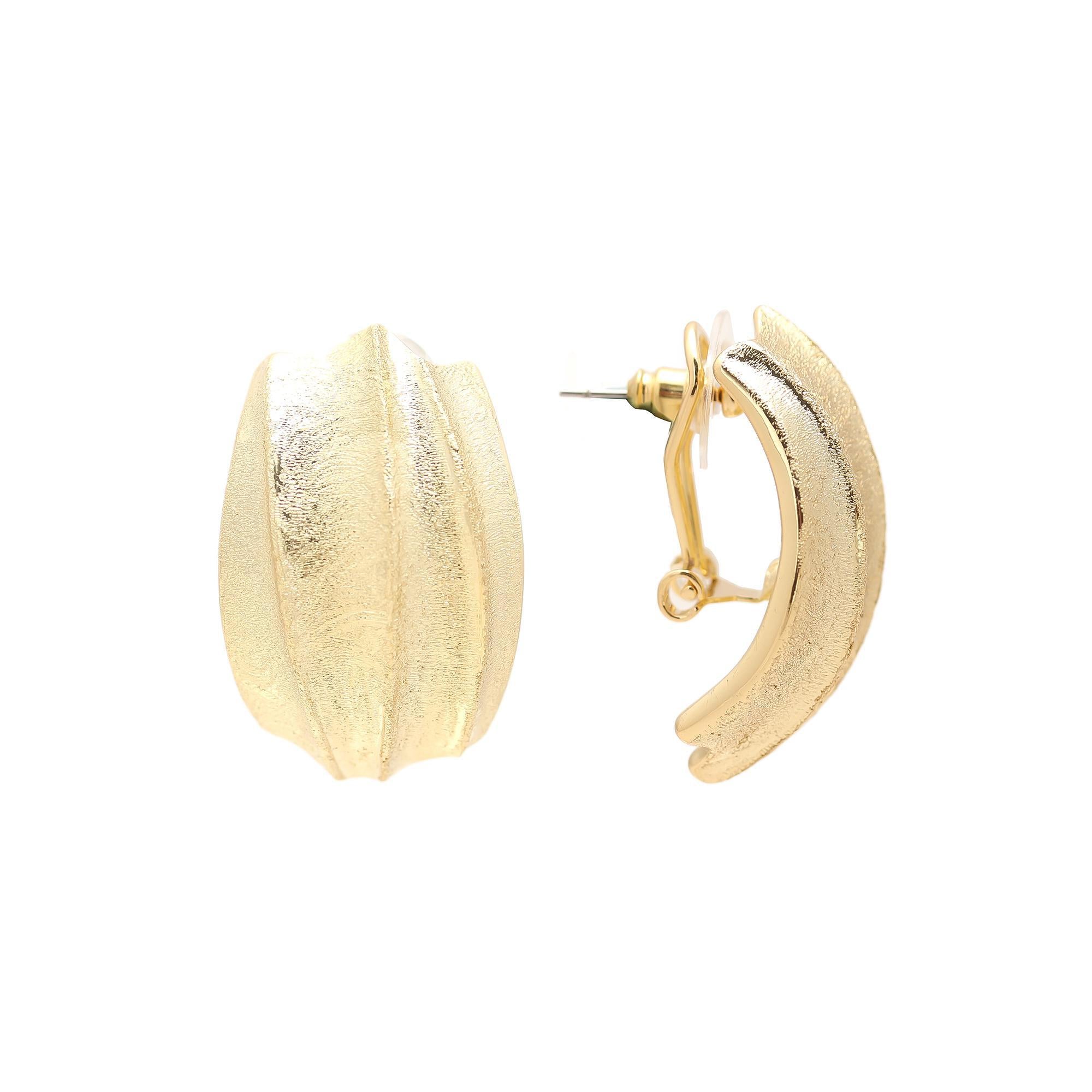 Golden Shell Studs