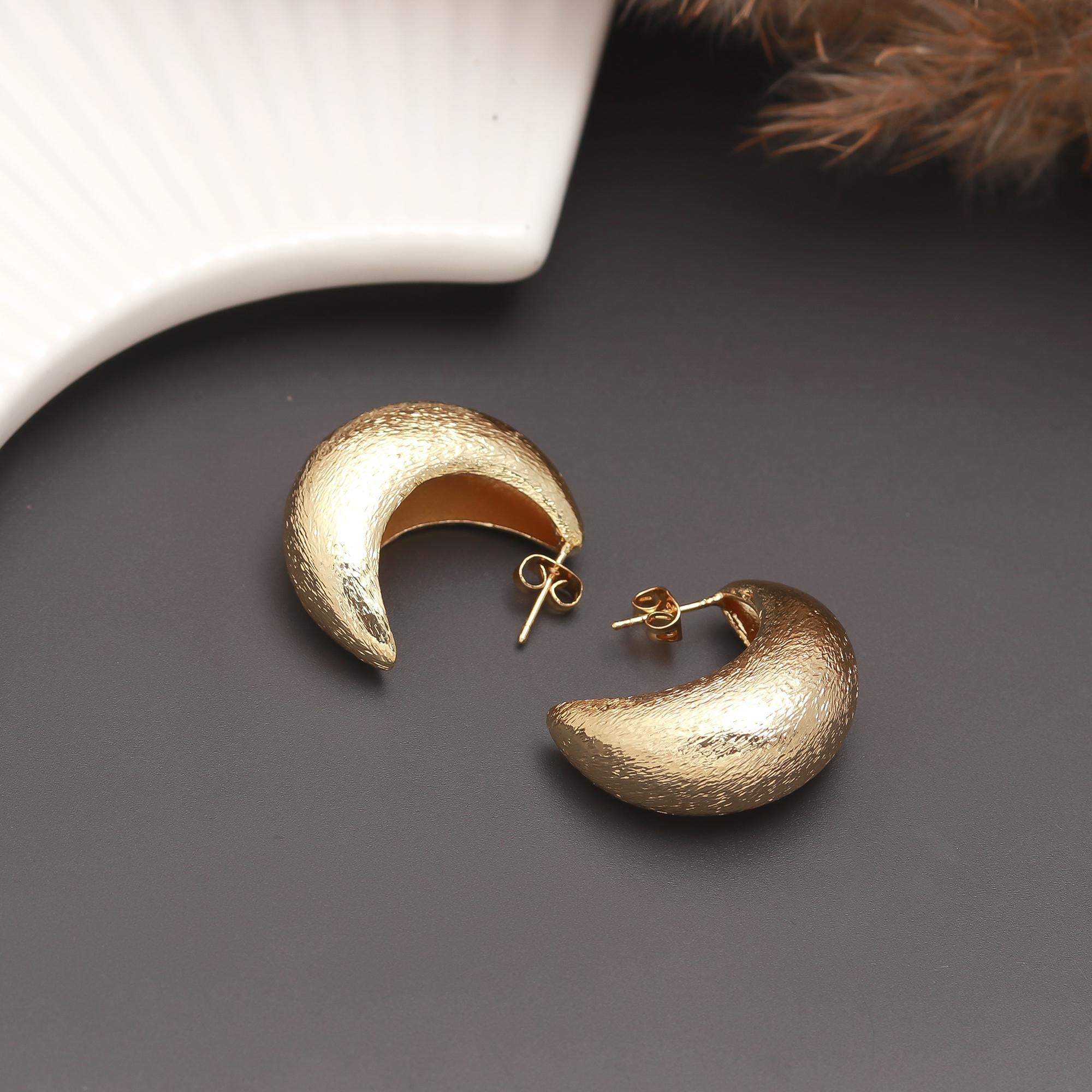 Luna Curve Studs