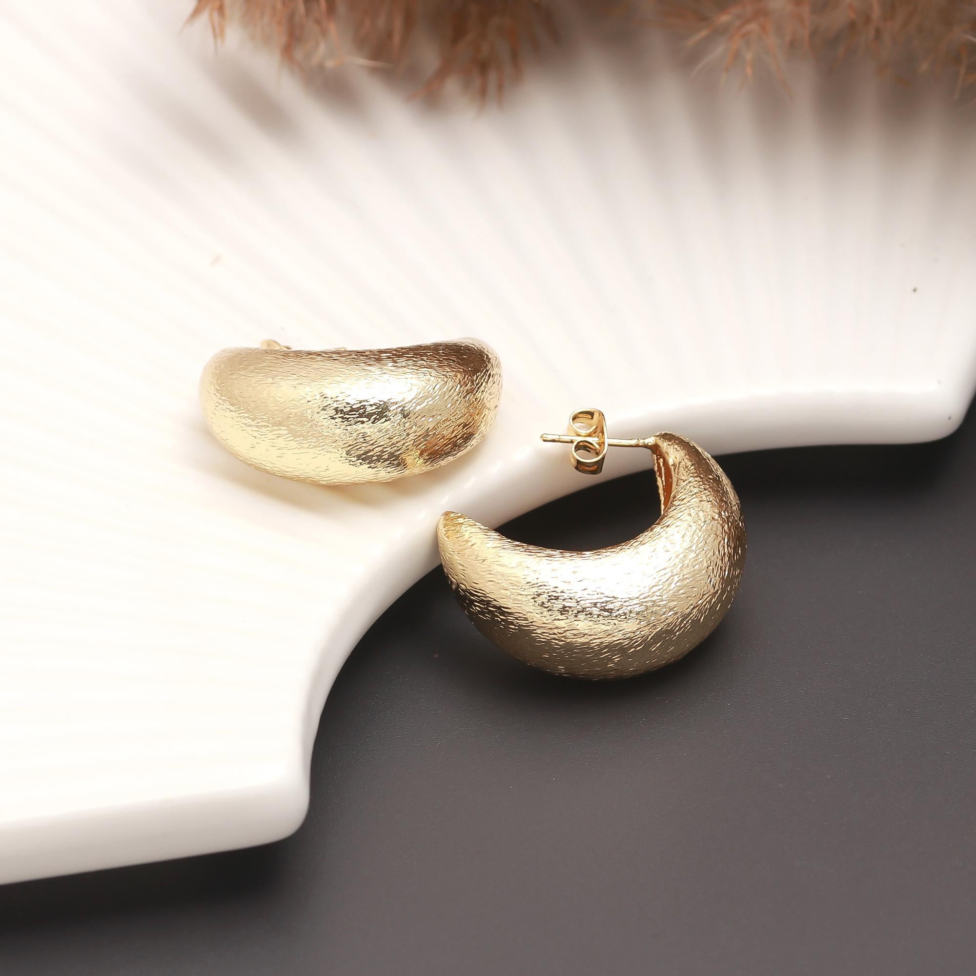 Luna Curve Studs