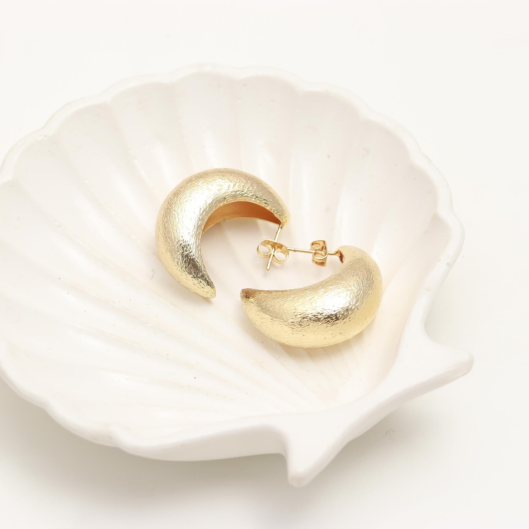 Luna Curve Studs
