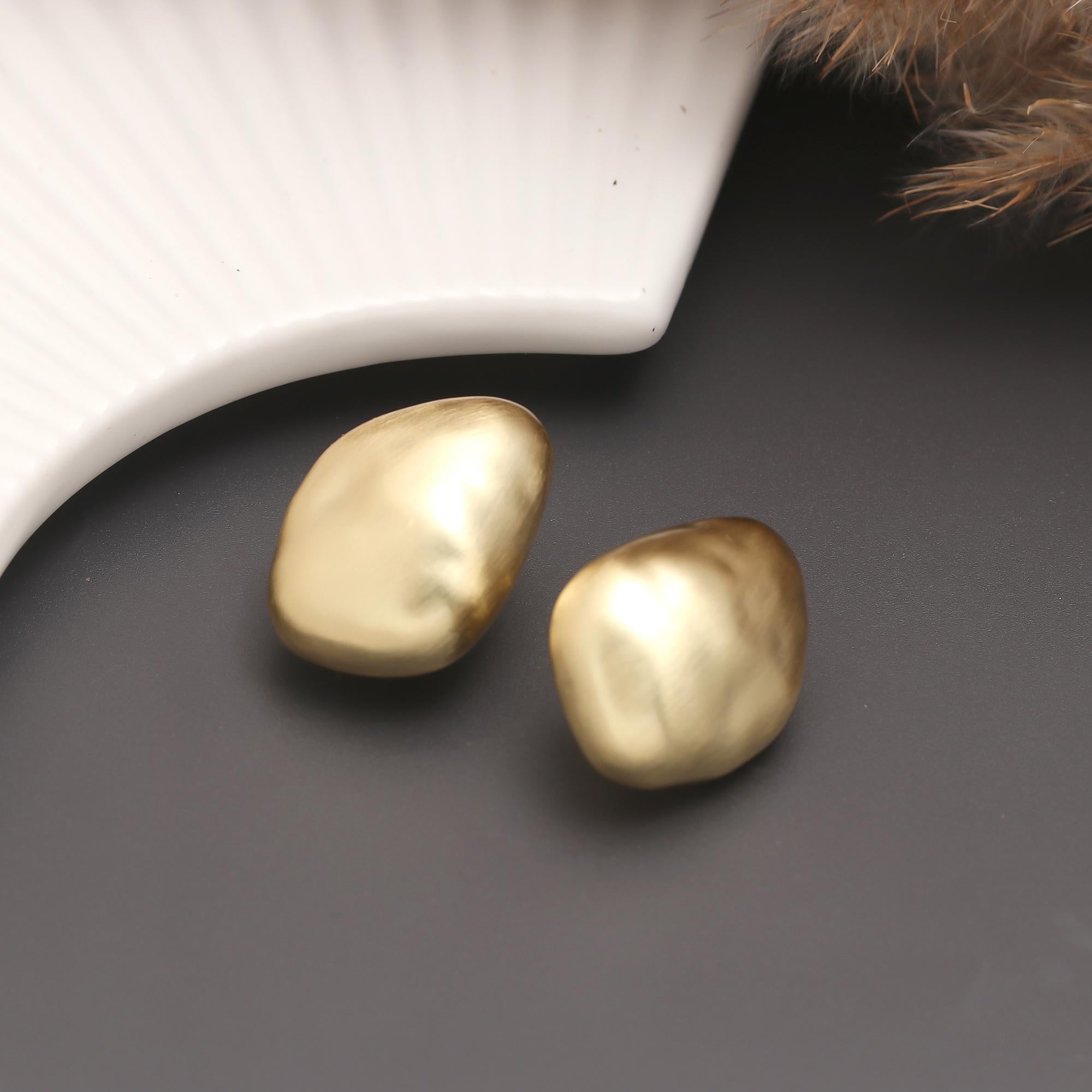 Soft Sculpt Studs