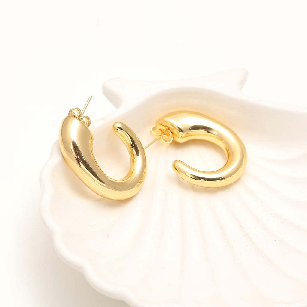 Bold Curve Half Hoops