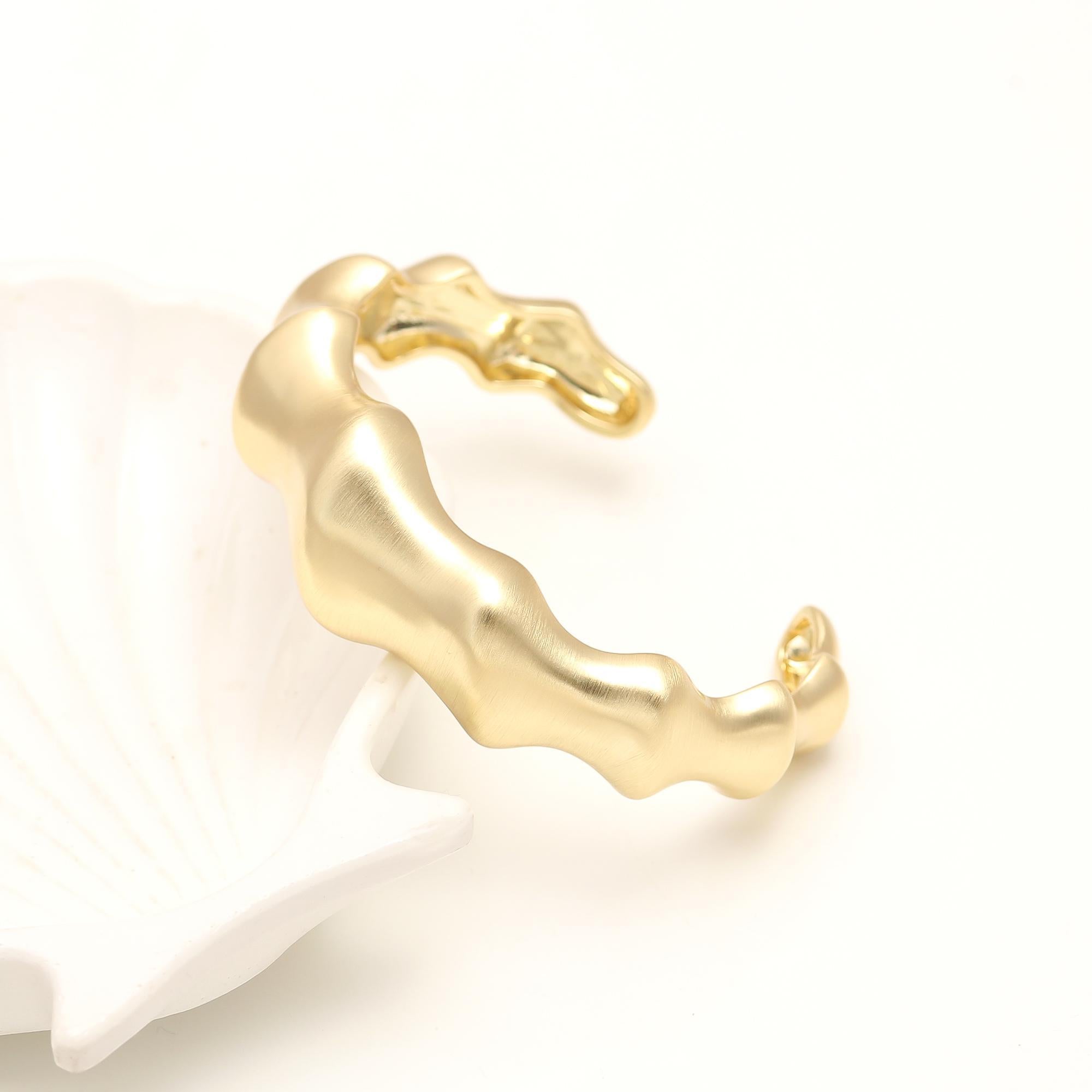 Molten Flow Cuff