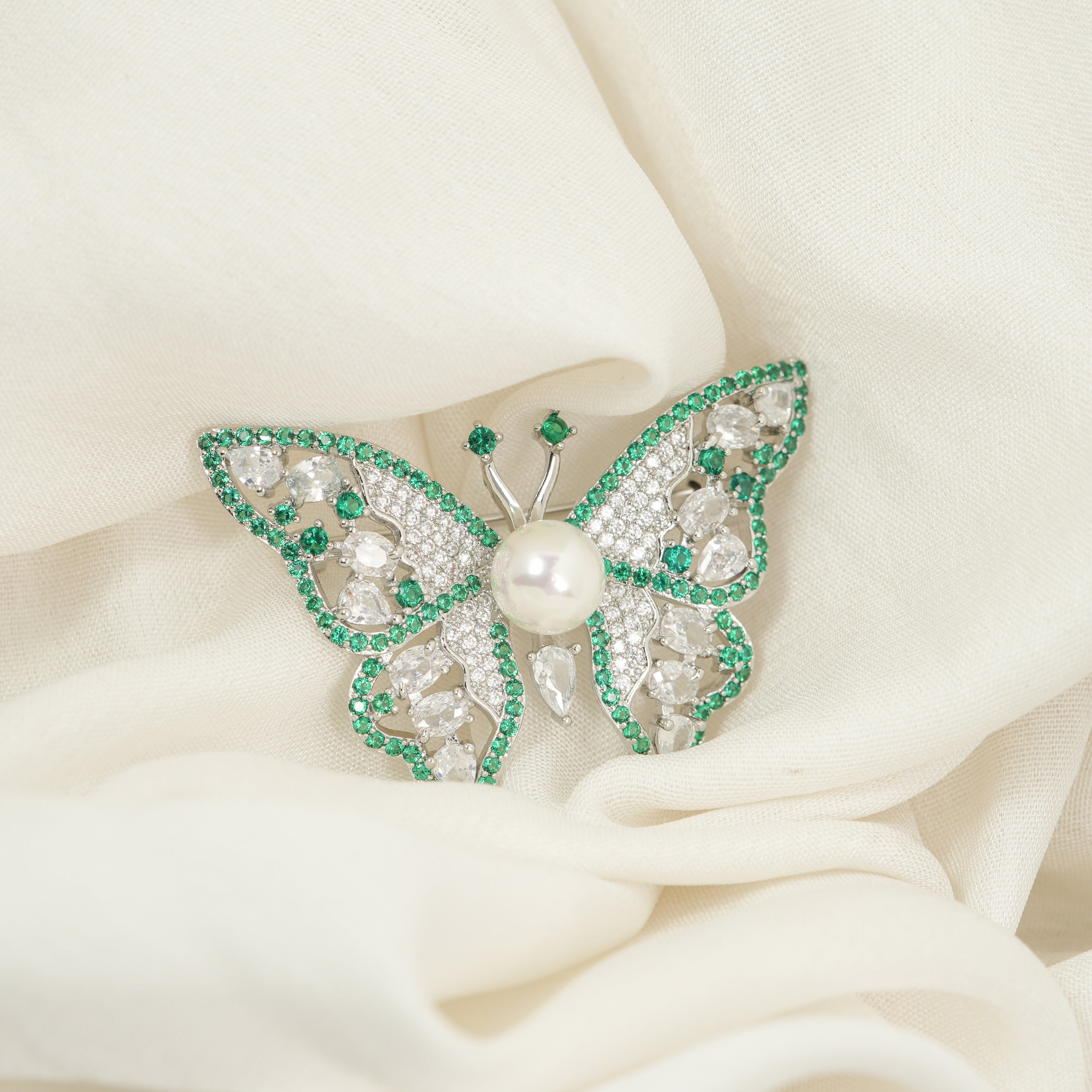 Emerald Flutter Brooch
