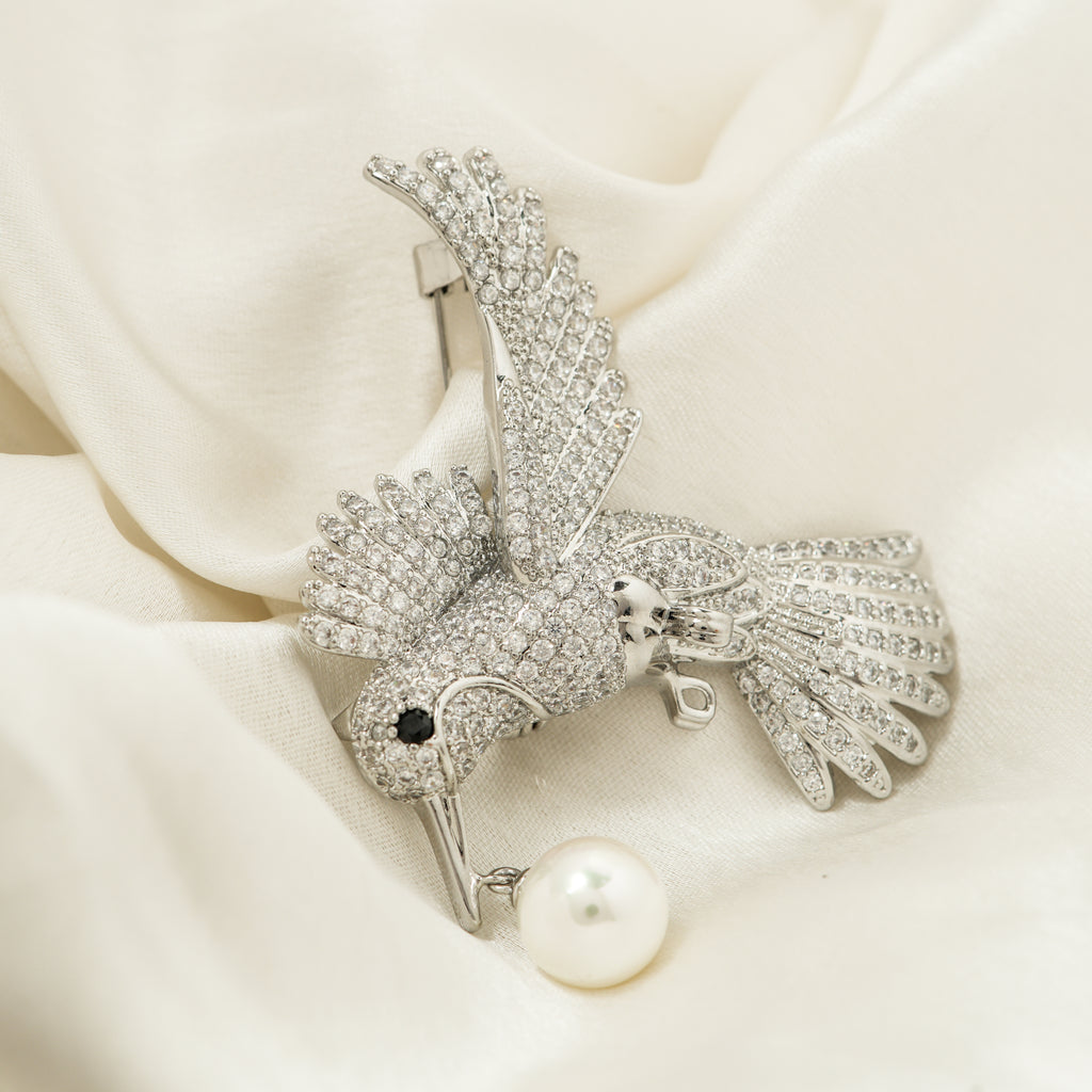 Élan Pearl Brooch